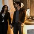 The Vampire Diaries saison 6, épisode 20 : Elena (Nina Dobrev) et Damon (Ian Somerhalder) sur une photo