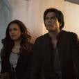 The Vampire Diaries saison 6, épisode 20 : Nina Dobrev et Ian Somerhalder sur une photo
