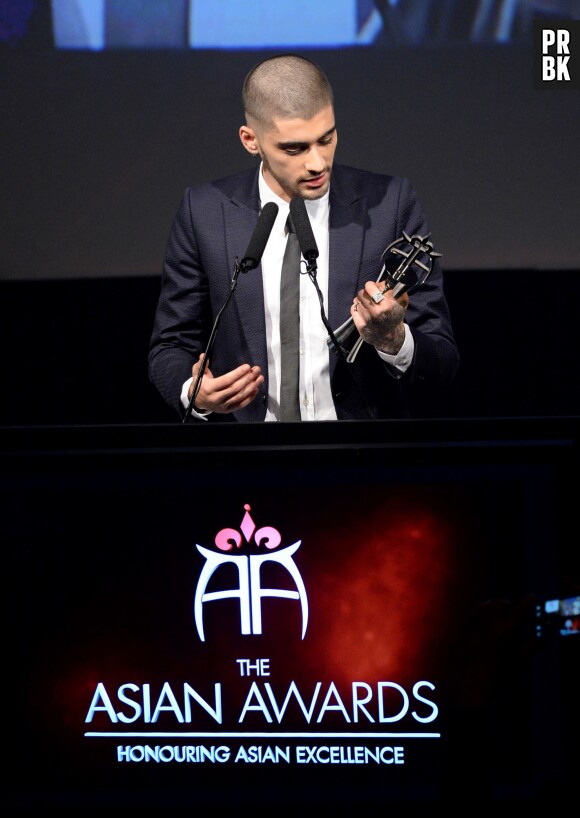 Zayn Malik : cheveux rasés pour son premier tapis rouge sans les One Direction lors des British Asian Awards 2015 à Londres, le 17 avril 2015