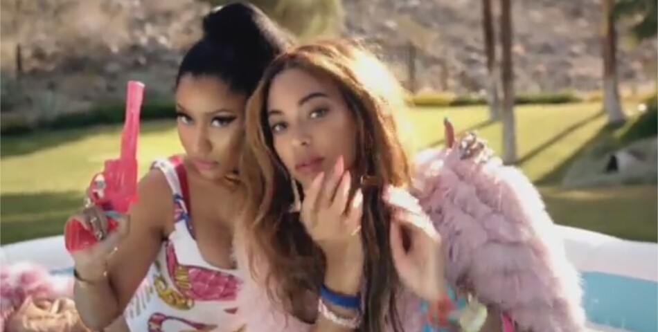  Beyonc&amp;eacute; et Nicki Minaj complices et sexy dans le clip de &#039;Feeling Myself&#039; 