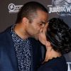 Tony Parker embrasse sa femme à l'avant-première parisienne du film Jurassic World, le 29 mai 2015