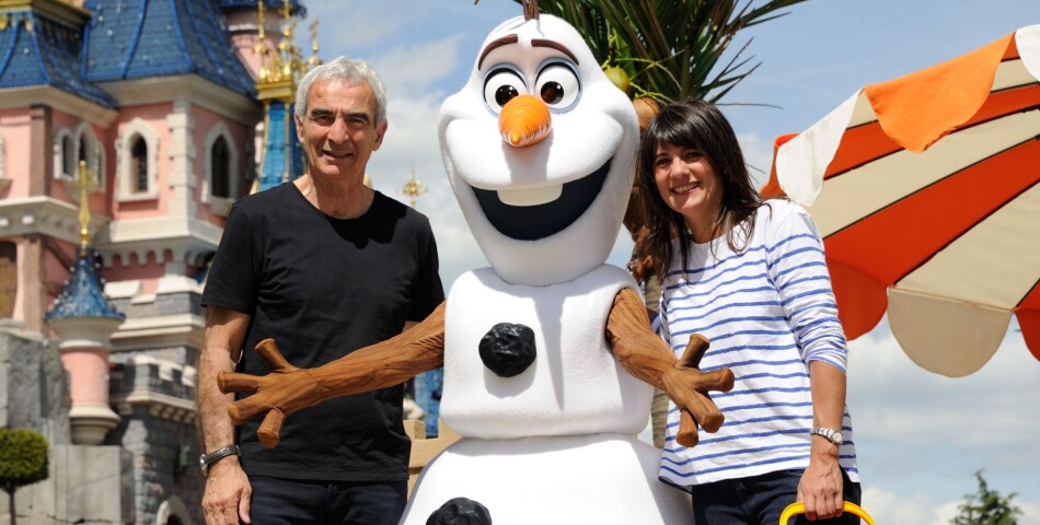 Estelle Denis et Raymond Domenech au lancement de la Fete Givree à Disneyland Paris, le 30 mai 2015