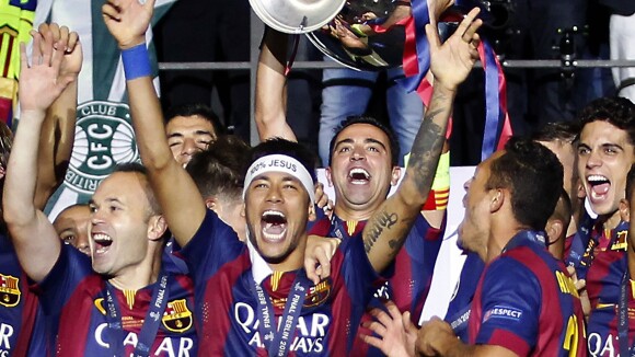 Neymar, Messi, Piqué... les papas stars du Barça fêtent la victoire avec leurs fils