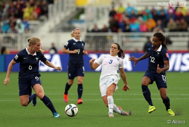 L\u0027équipe de France féminine de football face à l\u0027Angleterre, le 9
