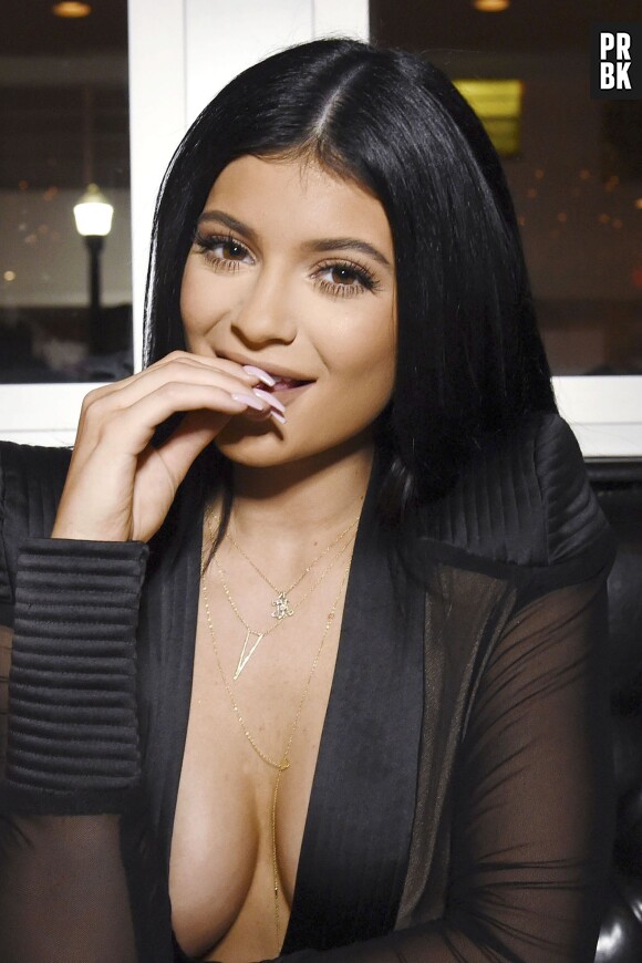 Kylie Jenner : seins apparents et 100% naturels à la soirée d'ouverture de la Sugar Factory à Miami, le 19 juin 2015