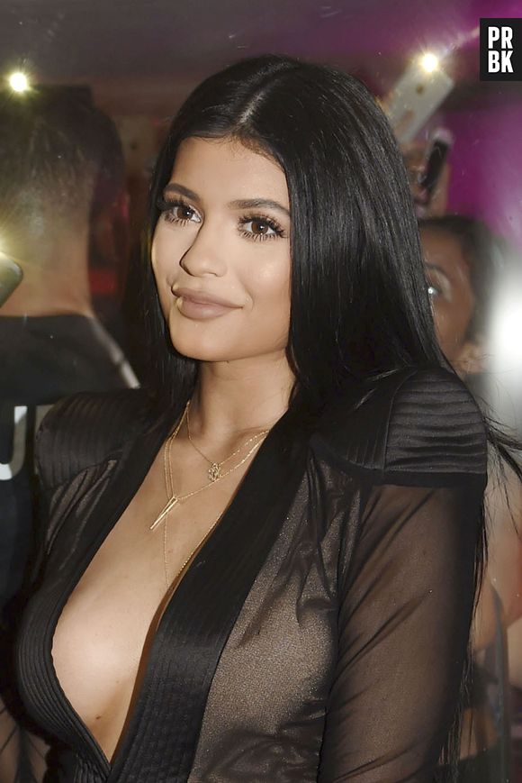 Kylie Jenner : seins apparents et 100% naturels à la soirée d'ouverture de la Sugar Factory à Miami, le 19 juin 2015