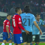 Edinson Cavani : la star du PSG se prend... un doigt dans les fesses en plein match