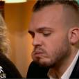 Qui veut épouser mon fils 4 : Michael confond une bougie et un cupcake provoquant un fou rire pour sa maman Yvette et sa grand-mère Jeanine