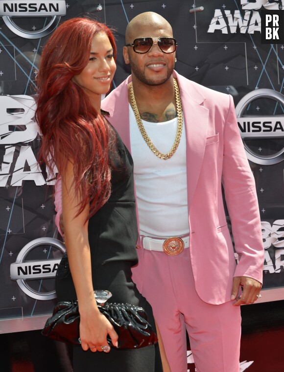 Flo Rida et Natalie La Rose sur le tapis rouge des BET Awards, le 28 juin 2015