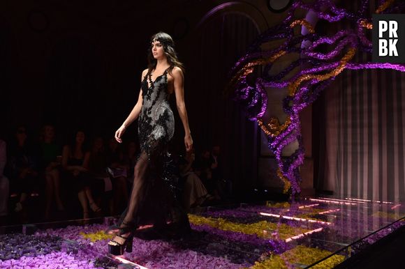 Kendall Jenner au défilé haute-couture Atelier Versace à Paris, 5 juillet 2015