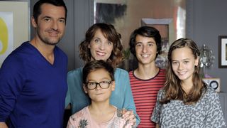 Parents mode d'emploi : un prime time déjanté à venir pour la série d'Arnaud Ducret