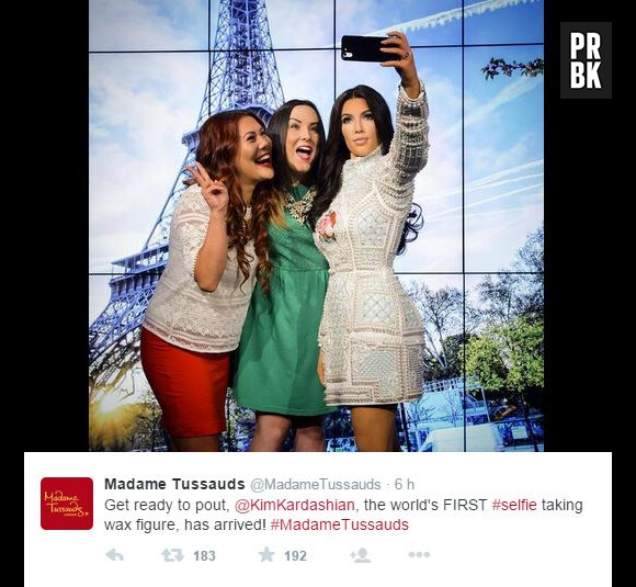 Kim Kardashian : une statue de cire à son effigie, qui prend un selfie, au musée Madame Tussauds de londres