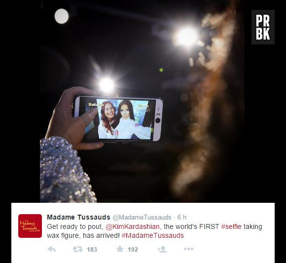 Kim Kardashian : une statue de cire à son effigie, qui prend un selfie, au musée Madame Tussauds de londres