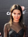  Kendall Jenner : un nouveau piercing... au t&eacute;ton ? 