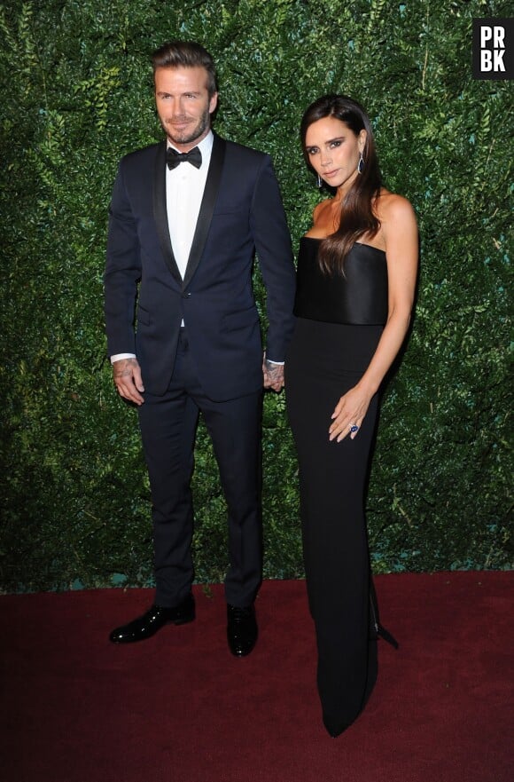 David Beckham et Victoria Beckham sur le tapis rouge des Evening Standard Theatre Awards à Londres, le 30 novembre 2014