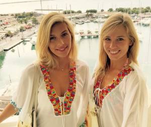 Camille Cerf prend la pose avec sa "jumelle" Alyssa Wurtz sur Instagram, le 30 juillet 2015