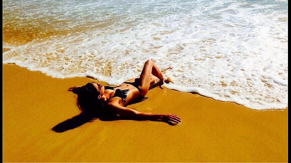 Capucine Anav en bikini à la plage : derniers moments de repos avant la rentrée