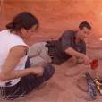 Michelle Rodriguez mange une souris bouillie dans son urine avec Bear Grylls pour l'émission Running Wild
