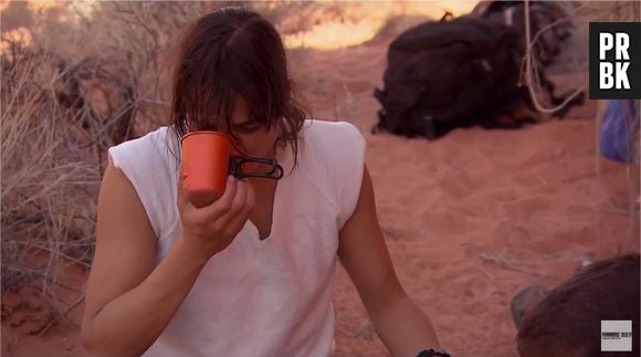 Michelle Rodriguez mange une souris bouillie dans son urine avec Bear Grylls pour l'émission Running Wild
