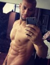 Xavier Delarue sexy torse nu pour un shooting