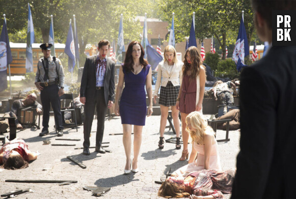 The Vampire Diaries saison 7, épisode 1 : Lily et ses disciples sur une photo