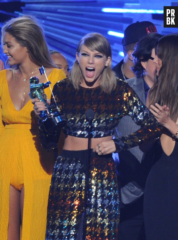 Taylor Swift gagnante aux MTV Video Music Awards le 30 août 2015 à Los Angeles