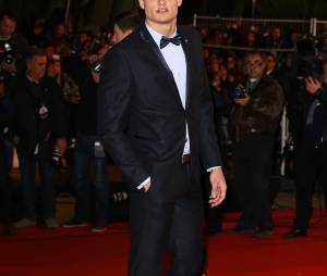 Florent Manaudou classe et sexy sur le tapis rouge des NRJ Music Awards 2014, à Cannes