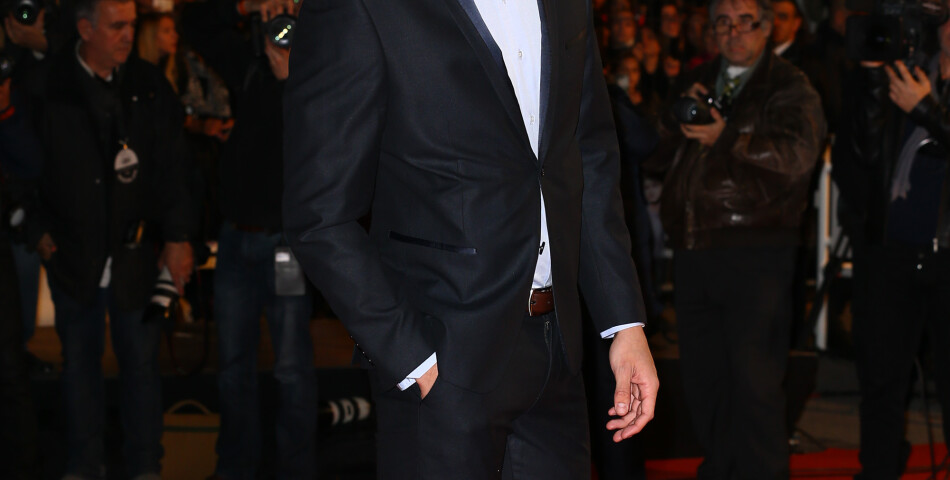 Florent Manaudou classe et sexy sur le tapis rouge des NRJ Music Awards 2014, à Cannes