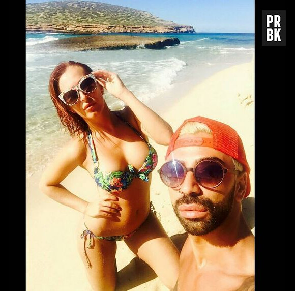 Gaëlle Petit (Les Ch'tis VS Les Marseillais) prend la pose en bikini sexy lors de ses vacances à Ibiza