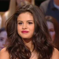 Selena Gomez énervée après son arrivée mouvementée à Paris ? Elle réagit dans Le Grand Journal
