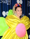 Miley Cyrus en fleur : sa tenue étonnante pour un gala de charité organisé par James Franco le 17 octobre à Los Angeles