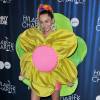 Miley Cyrus tout sourire en fleur à un gala de charité organisé par James Franco le 17 octobre à Los Angeles