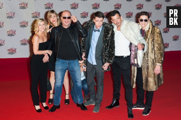 Cauet et son équipe sur le tapis rouge des NRJ Music Awards 2015, le 7 novembre 2015, à Cannes