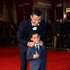 Cristiano Ronaldo avec son fils sur le tapis rouge du documentaire consacré à sa vie, le 9 novembre 2015 à Londres