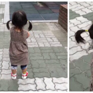 Une petite fille essaie de faire la tête à son papa... mais rien ne va se passer comme prévu !