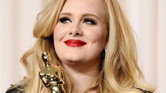 Adele face aux critiques sur son poids : "Je ne fais pas de la musique pour les yeux"