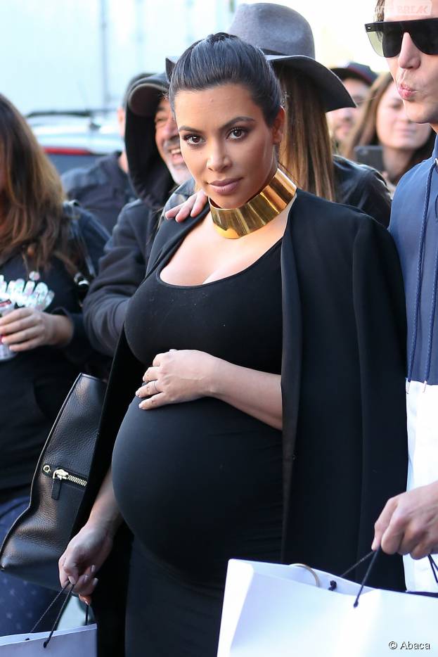 Kim Kardashian enceinte et prête à faire appel à la chirurgie esthétique ?