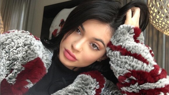Kylie Jenner accusée de négliger ses chiens : elle se défend sur son site web