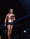 Baptiste Giabiconi presque nu sur le plateau des Z'Awards sur TF1 le 10 décembre 2015