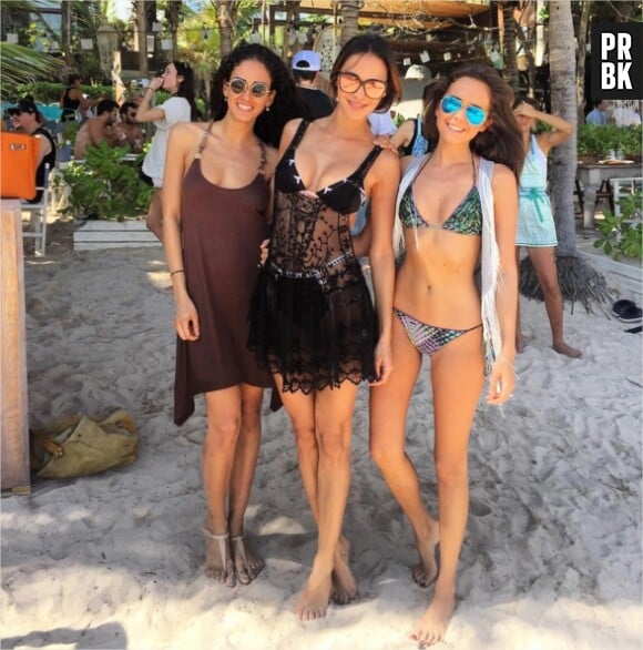 Leila Ben Khalifa en bikini avec ses amies sur une photo postée sur Instagram en janvier 2015