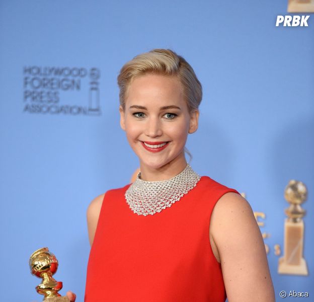 Jennifer Lawrence gagnante aux Golden Globes 2016, le 10 janvier à Los Angeles