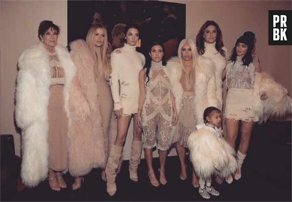 Kim Kardashian, North West, Kylie Jenner, Kendall Jenner, Caitlyn Jenner, Khloe Kardashian, Kourtney Kardashian et Kris Jenner au défilé Yeezy Season 3 de Kanye West au Madison Square Garden de New-York, le 11 février 2016