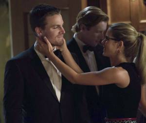 Arrow saison 2 : Felicity et Oliver en couple ?