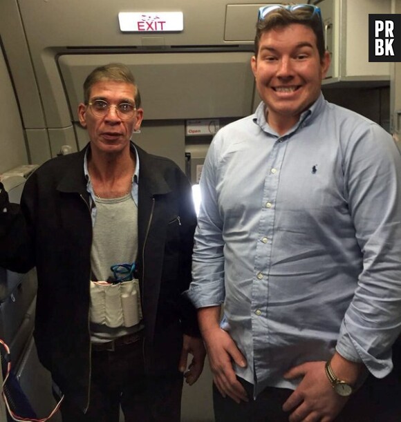 Hallucinant : la photo complètement délirante du pirate d'EgyptAir avec... un otage
