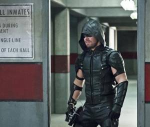 Arrow saison 4, épisode 18 : Oliver (Stephen Amell) sur une photo