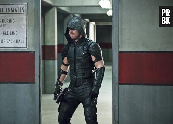 Arrow saison 4, épisode 18 : Oliver (Stephen Amell) sur une photo