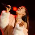 Ariana Grande a interprété Dangerous Woman et Into you aux Billboard Music Awards 2016