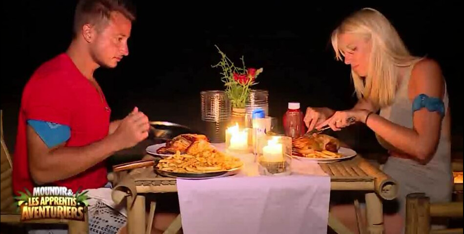 Greg et Elodie partagent un dîner ensemble dans Moundir et les apprentis aventuriers.