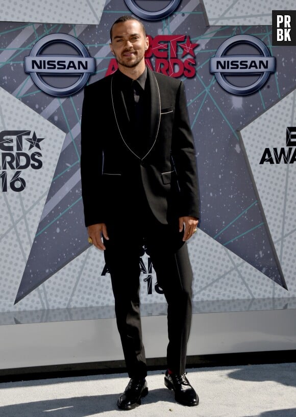 Jesse Williams sur le tapis rouge des BET Awards le 26 juin 2016 à Los Angeles