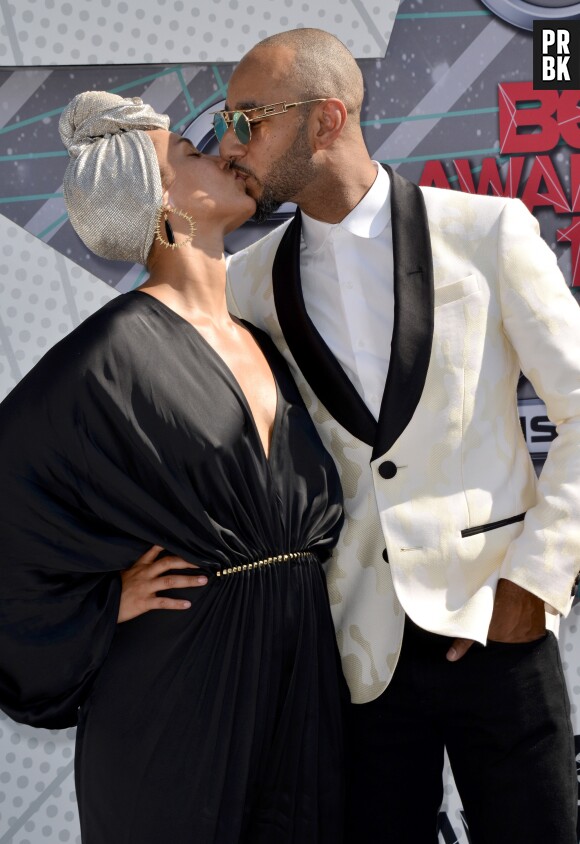 Alicia Keys et son mari sur le tapis rouge des BET Awards le 26 juin 2016 à Los Angeles